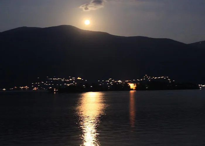 Casa San Martino 아파트 론코 소프라 아스코나